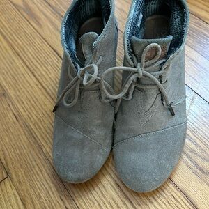 Tom’s Wedge Shoe 7.5w